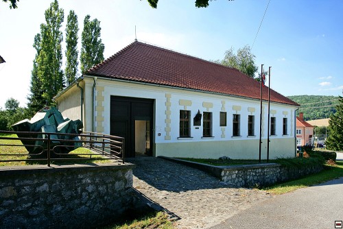 img00040.jpg